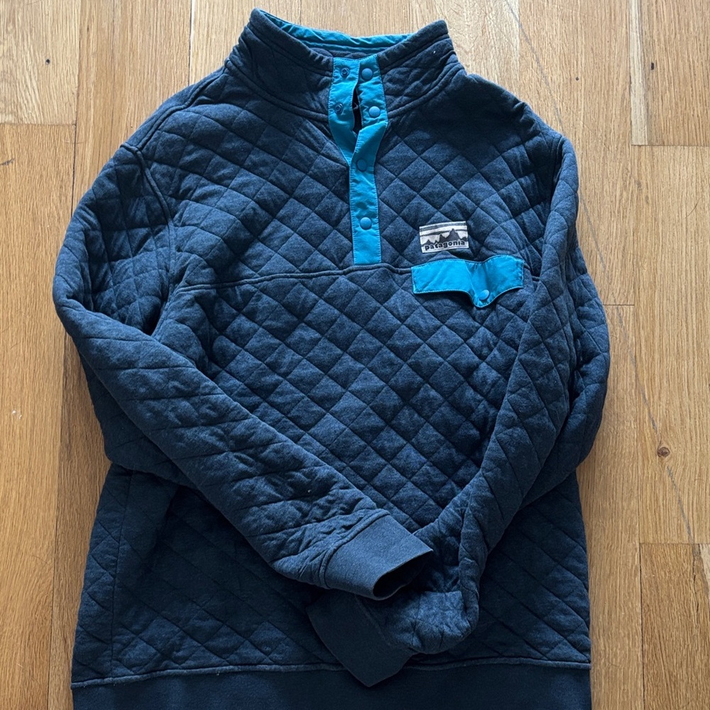 Quilted Pullover with Blue Accents